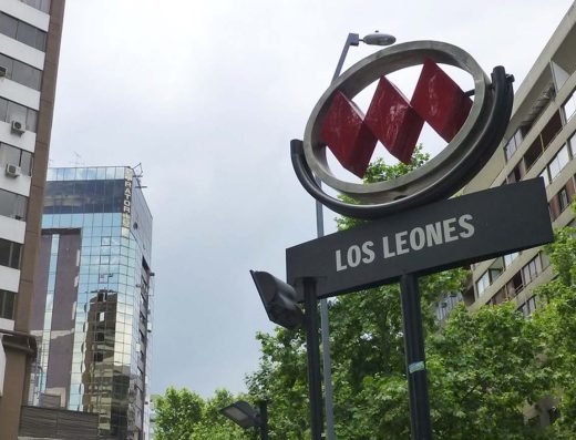 Metro Los Leones / Línea 1
